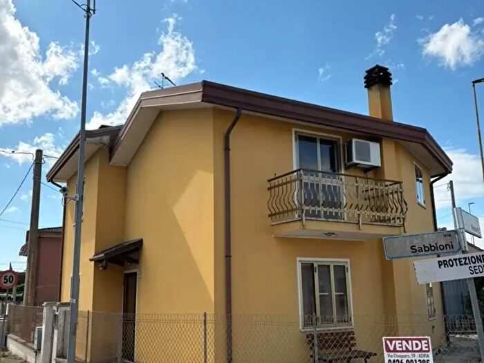 Casa con 5 locali in vendita in Corbola Via Sabbioni, Corbola