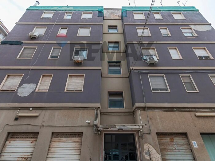Appartamento con 8 locali in vendita in Viale Santa Panagia a, Siracusa