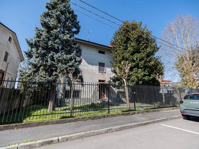 Appartamento trilocale in affitto in Via Michelangelo Buonarroti, Centro, Sedriano