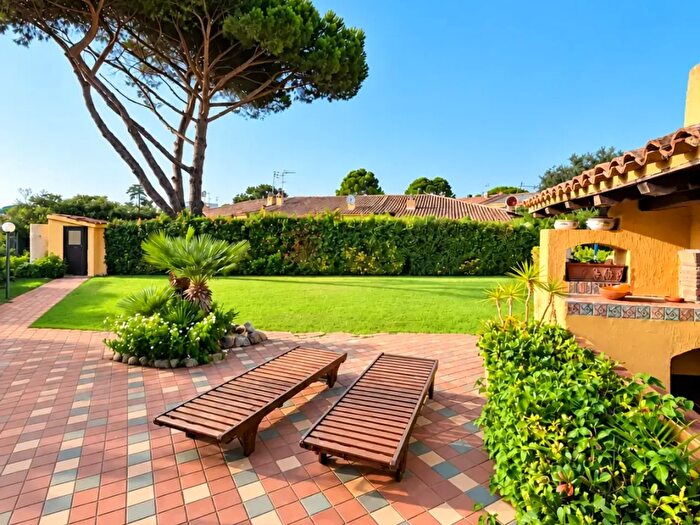 Casa con 7 locali in vendita in Via Terracina, San Felice Circeo