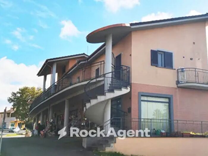 Appartamento trilocale in vendita in Viale Eugenio IV, Vetralla