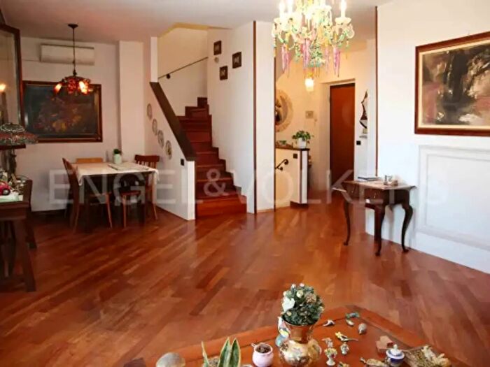 Casa quadrilocale in vendita in Via Renoncino, Basiglio