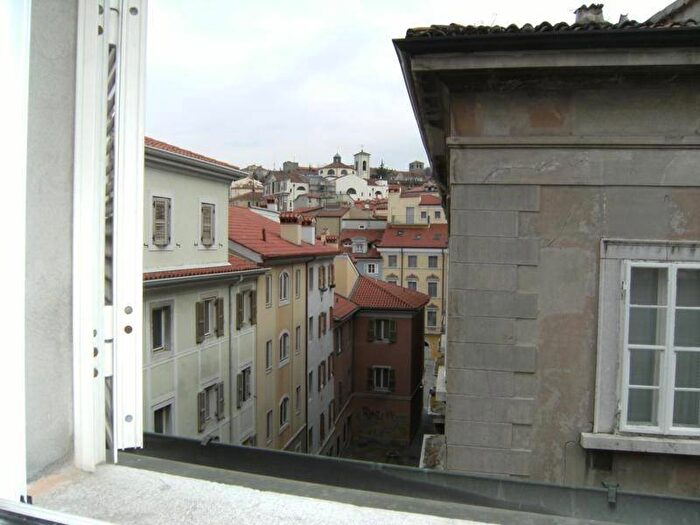 Appartamento bilocale in affitto in Città Vecchia, Trieste