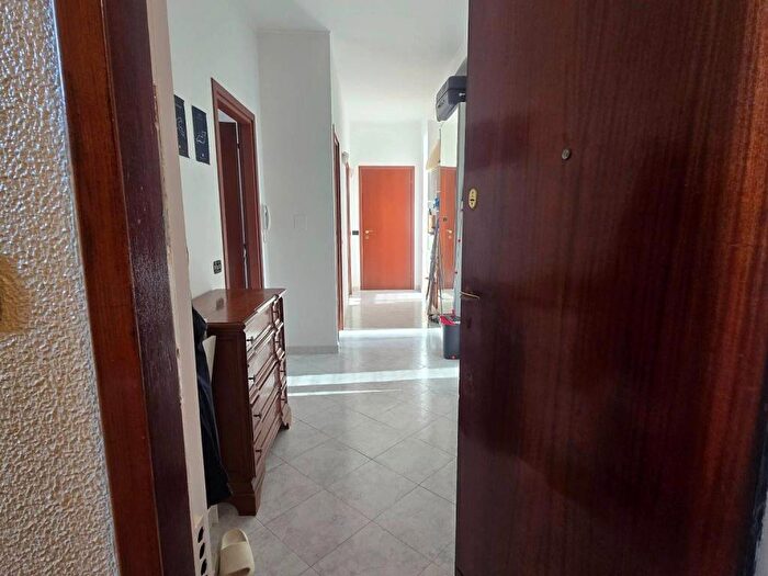 Appartamento trilocale in affitto in Via Arbe, Maggiolina, Milano