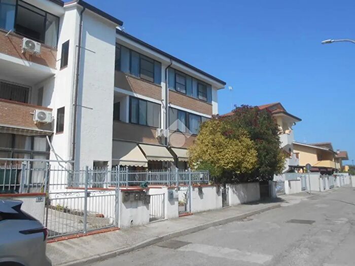 Appartamento trilocale in vendita in Via Tukory, Comacchio