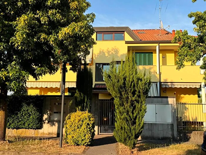 Appartamento trilocale in vendita in Inveruno