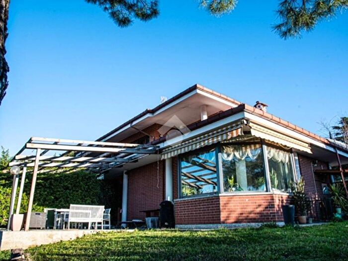 Casa con 6 locali in vendita in Strada del Redentore, Revigliasco Maddalena, Moncalieri
