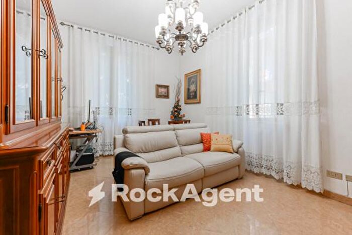 Appartamento trilocale in vendita in Viale Nazario Sauro, Milano