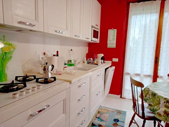 Appartamento trilocale in vendita in Via Nino Corvi, Piacenza