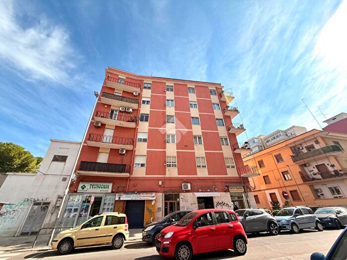 Appartamento trilocale in vendita in Via G Petroni, Bari