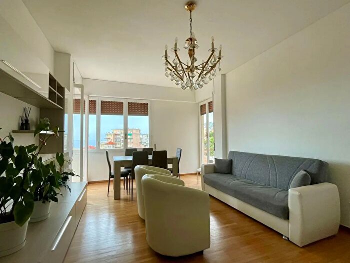Appartamento con 5 locali in vendita in Via Vallarino, Sanremo