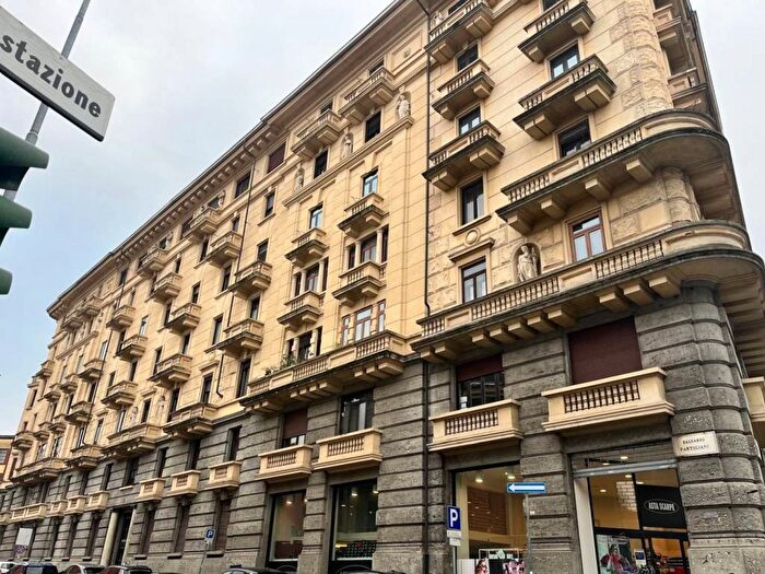 Appartamento trilocale in affitto in Baluardo Partigiani, Centro Storico, Novara