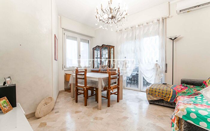 Appartamento trilocale in vendita in Via Pergolesi, Garbagnate Milanese