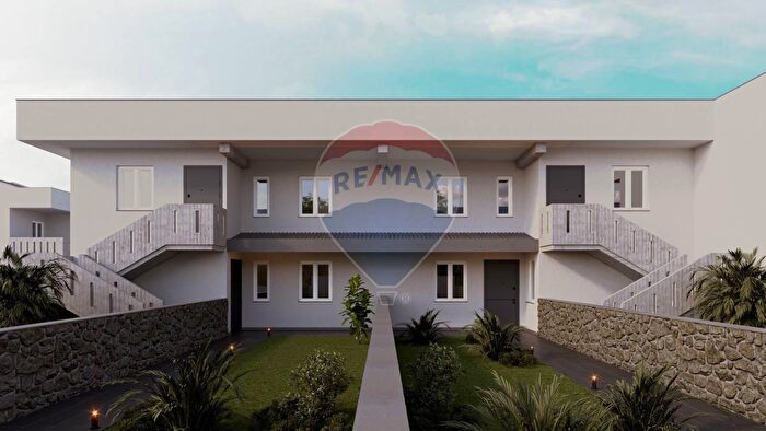 Casa con 6 locali in vendita in Via Gaetano De Maio, Riposto