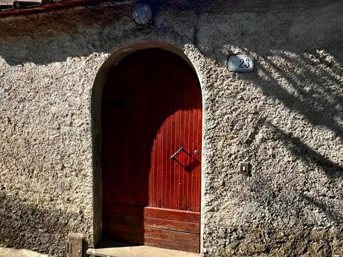 Casa con 5 locali in vendita in Borgo A Mozzano