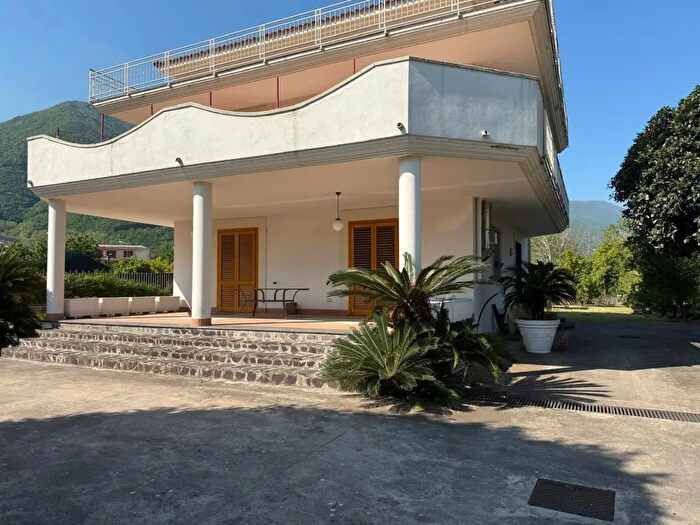 Casa con 6 locali in vendita in Via Pizzone, Nocera Superiore