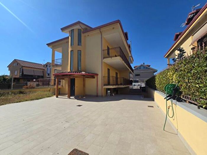 Casa con 6 locali in vendita in Via Ripuaria, Giugliano In Campania