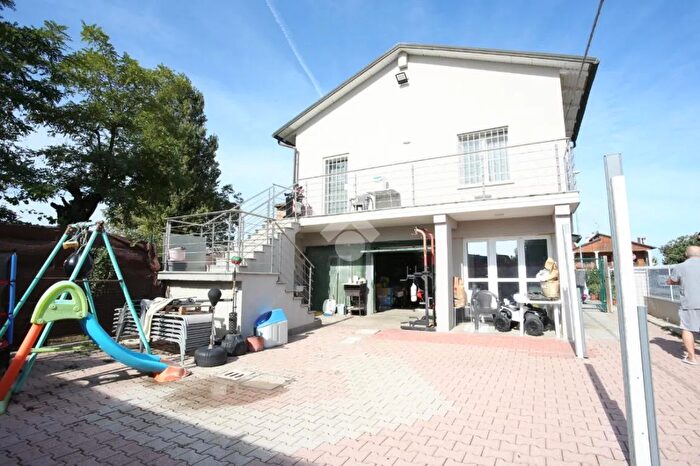 Casa con 5 locali in vendita in Via Sant Antonio, Sala Bolognese