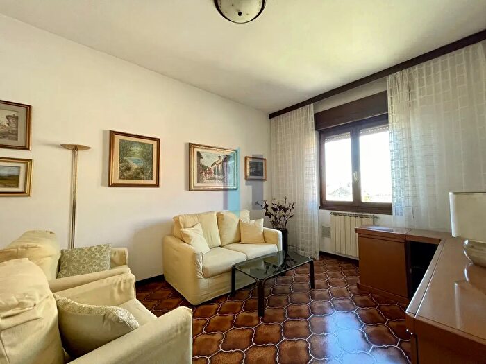 Appartamento quadrilocale in vendita in Traversa Quattordicesima Villaggio La Famiglia, Brescia