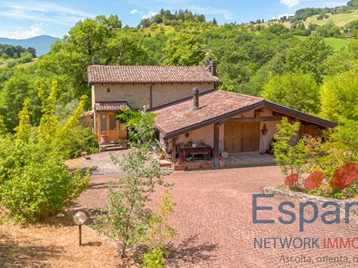 Casa con 7 locali in vendita in Gaggio Montano