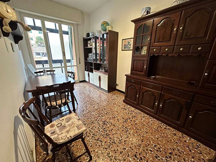 Appartamento quadrilocale in affitto in via monastero, Centro, Noli