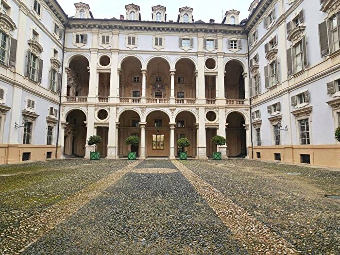 Casa monolocale in affitto in Via del Carmine, Quadrilatero Romano, Torino