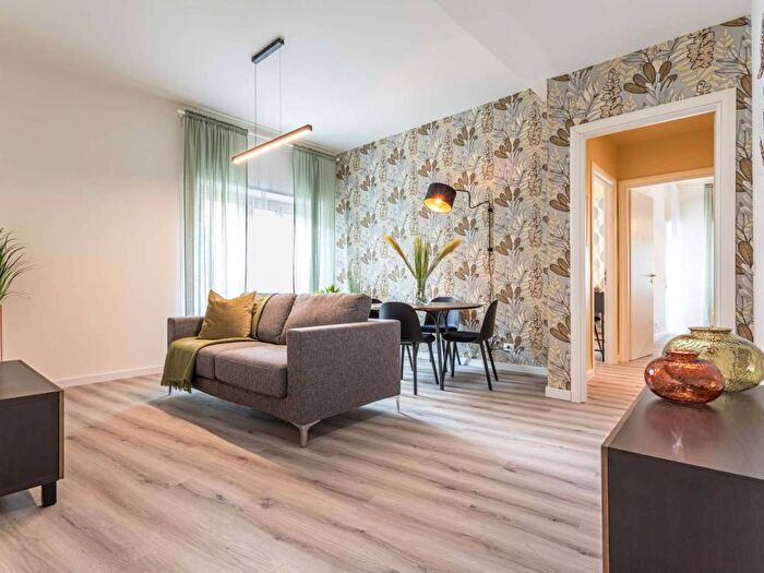 Appartamento trilocale in affitto in Via Federico Patetta, Baldo degli Ubaldi, Roma