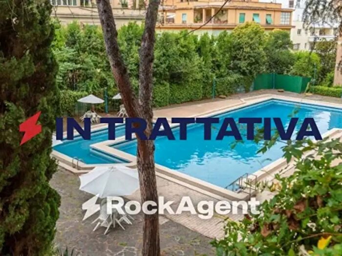 Appartamento con 5 locali in vendita in Via Asmara, Roma