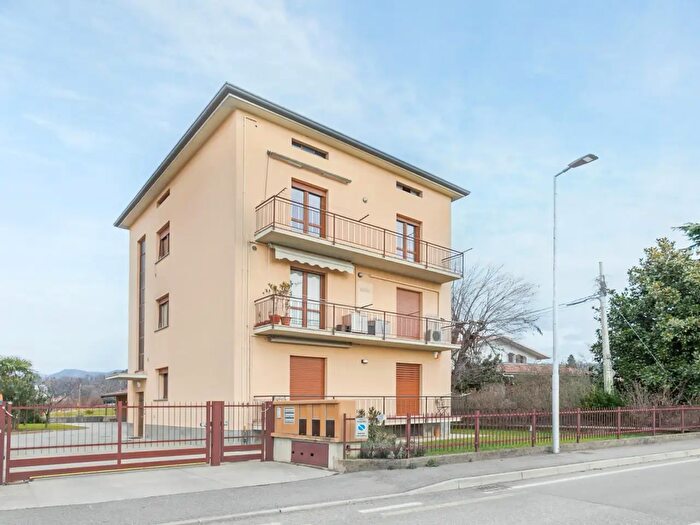 Appartamento trilocale in vendita in Via Padre Murialdo, Valbrembo