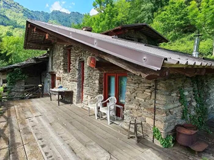 Casa con 5 locali in vendita in Frassino