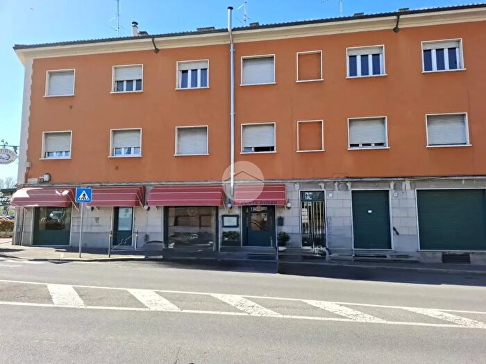 Appartamento trilocale in vendita in Via Giuseppe Garibaldi, Voghera