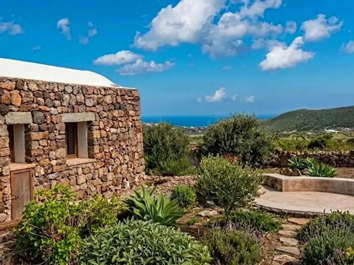 Casa bilocale in vendita in Ghirlanda, Pantelleria
