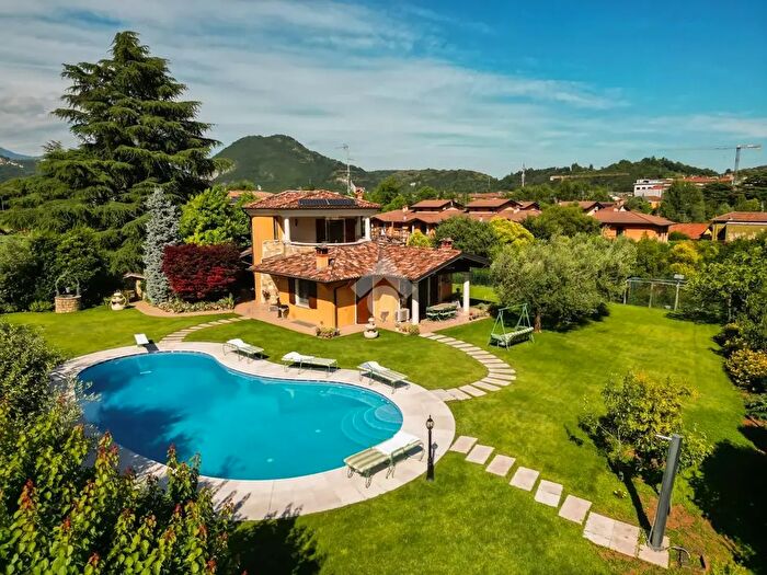 Casa con 5 locali in vendita in Via Berardo Maggi, Gavardo