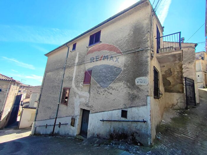 Casa con 8 locali in vendita in Via dei Mille, Lungro