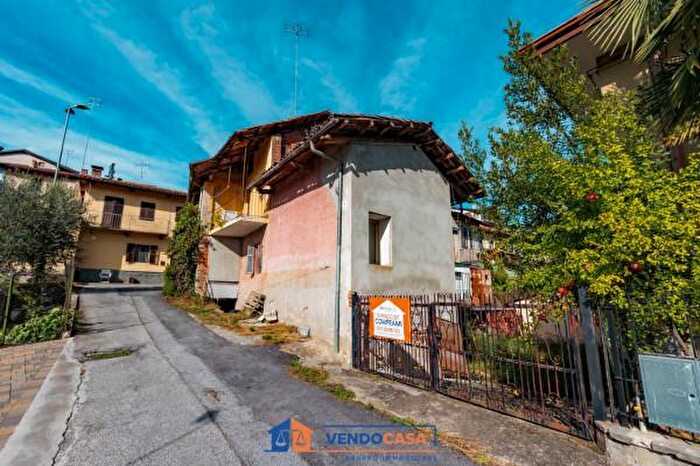 Appartamento con 6 locali in vendita in Strada Vicinale di Rubattera, Busca