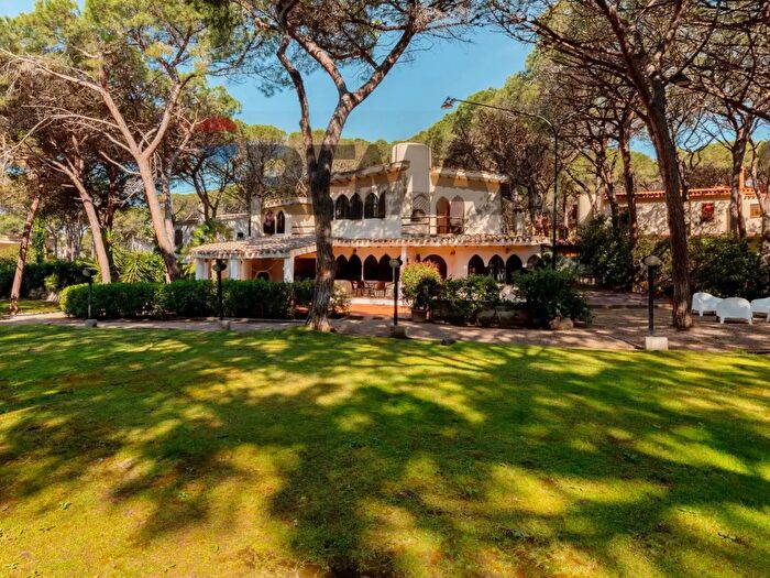 Casa con 5 locali in vendita in Viale delle Ore, Pula