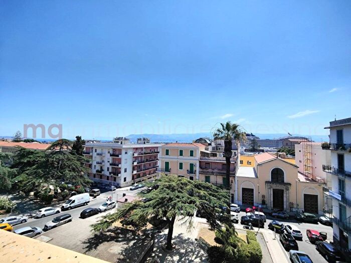 Casa bilocale in affitto in Piazza Domenico Crisafulli, Centro Storico, Messina