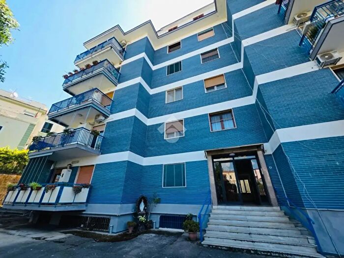 Appartamento quadrilocale in vendita in Via Fiorillo, Torre Del Greco