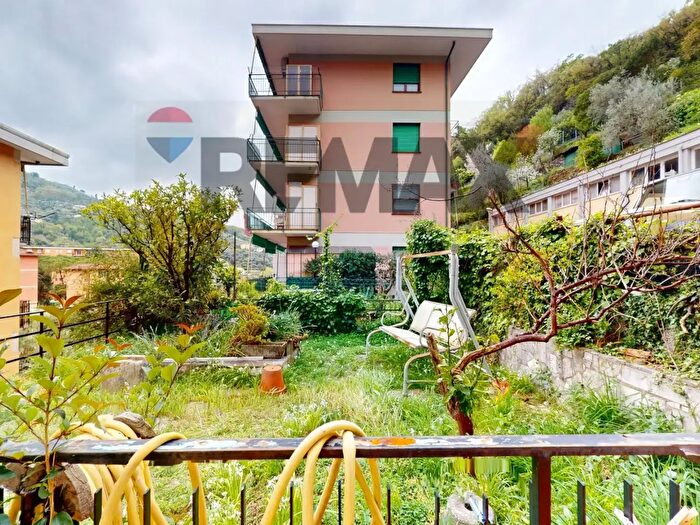 Appartamento trilocale in vendita in Via dei Fieschi, Recco