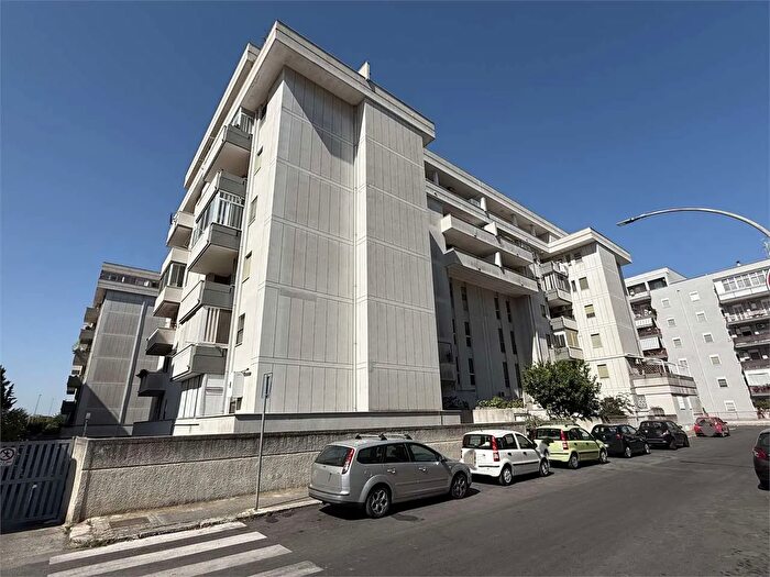 Casa quadrilocale in vendita in Via Legnago Brindisi, Brindisi