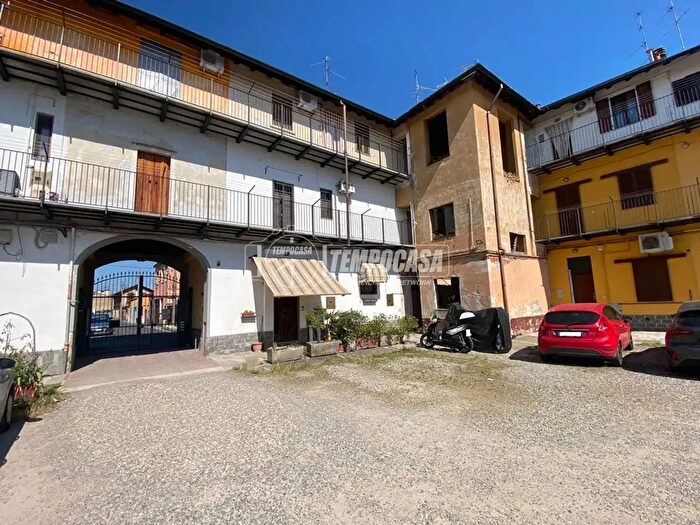 Appartamento trilocale in vendita in Via Certosino, Cornaredo