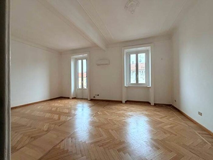 Appartamento con 5 locali in affitto in Via Gustavo Modena, Indipendenza, Milano