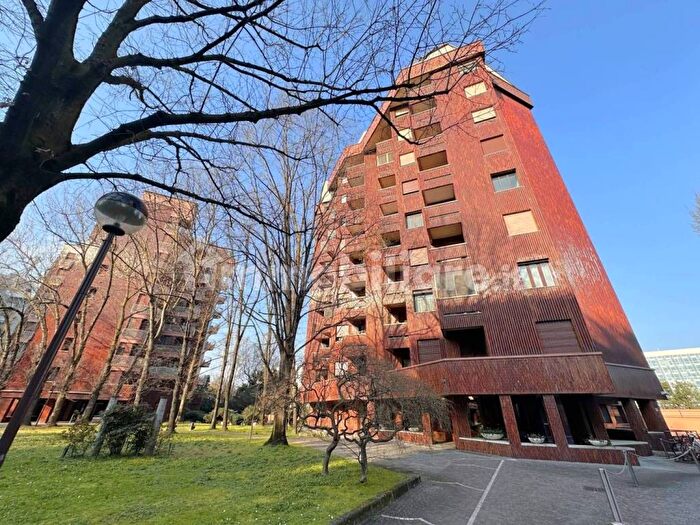 Appartamento trilocale in affitto in Via John Fitzgerald Kennedy, Centro, San Donato Milanese