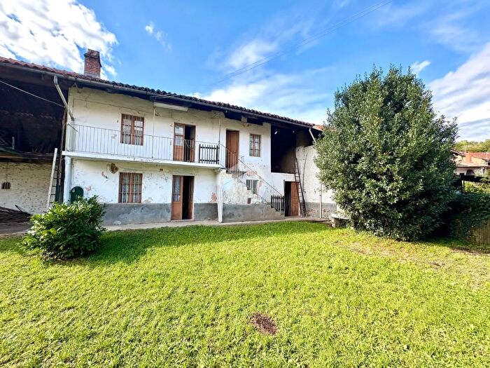 Casa quadrilocale in vendita in Borgata Fiori, Reano