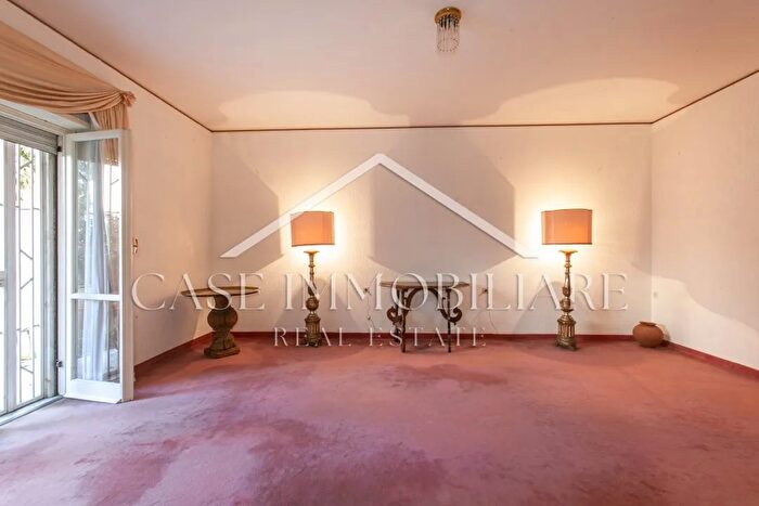 Appartamento con 7 locali in vendita in Via del Podismo, Roma