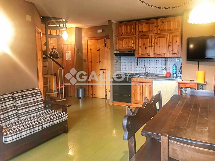 Appartamento trilocale in vendita in Viale della Repubblica Spezzano della Sila, Spezzano Della Sila