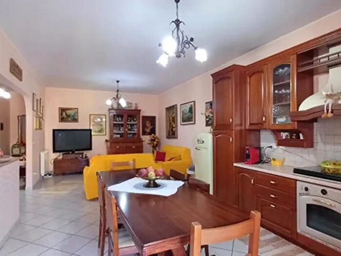 Appartamento trilocale in vendita in Via Trento, Brolo