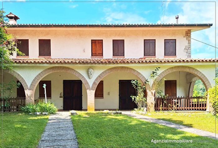 Casa con 7 locali in vendita in Farra Di Soligo