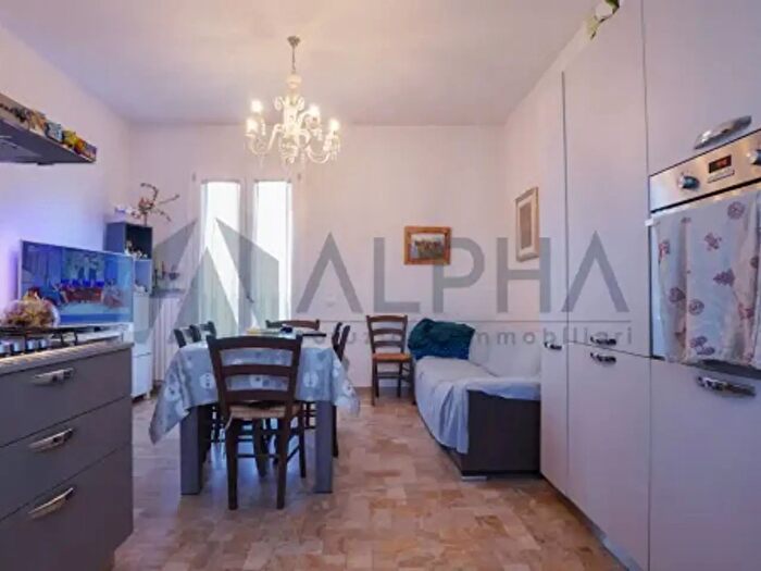 Appartamento con 6 locali in vendita in Via Bengasi, Forli