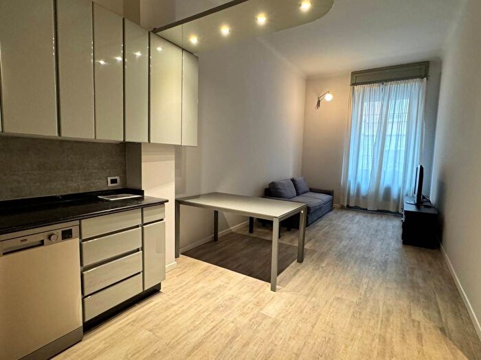 Appartamento bilocale in affitto in Via Marcona, Plebisciti Susa, Milano